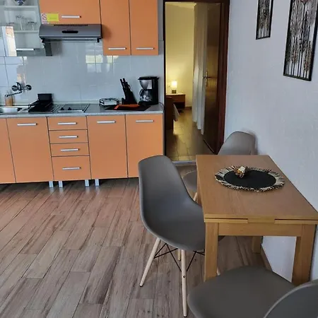 Licul Apartment *