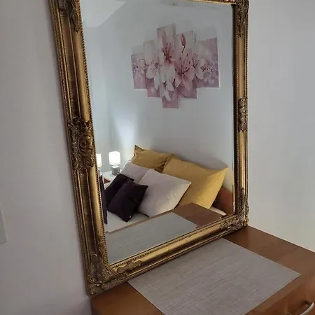 Licul Apartment *
